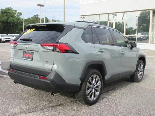 2022 Toyota RAV4 XLE Premium