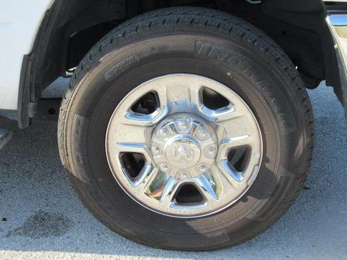 2022 RAM 2500 Big Horn Crew Cab 4x4 6'4' Box