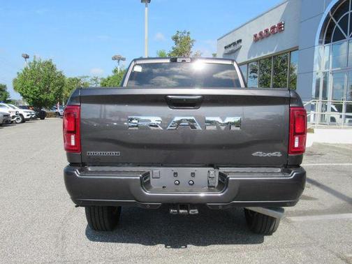 2025 RAM 2500 Big Horn Crew Cab 4x4 6'4' Box