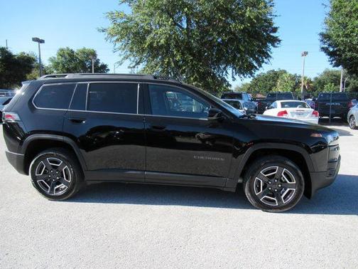 Diamond Black Crystal Pearlcoat 2026 Jeep Cherokee Limited