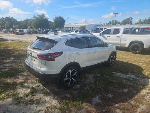 2021 Nissan Rogue Sport SL