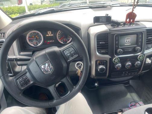 2017 RAM 1500 SLT