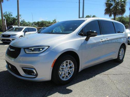 2026 Chrysler Pacifica Select FWD