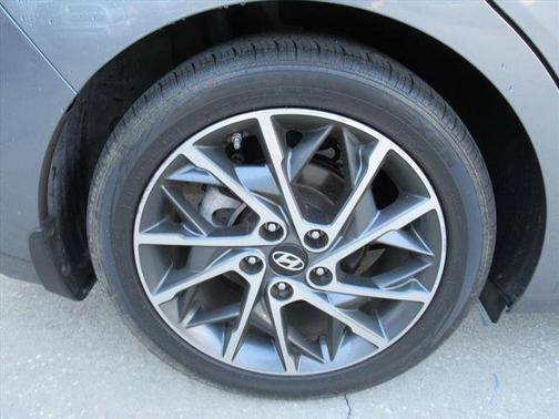 2019 Hyundai ELANTRA Limited