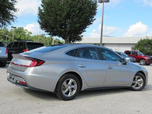 2021 Hyundai SONATA SE