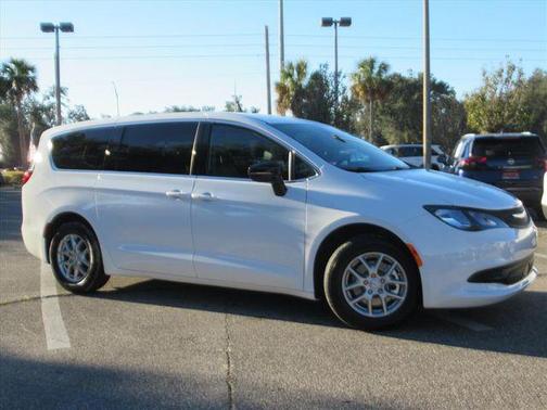 2026 Chrysler Voyager LX