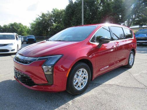 Red Hot Pearlcoat 2027 Chrysler Pacifica Select FWD