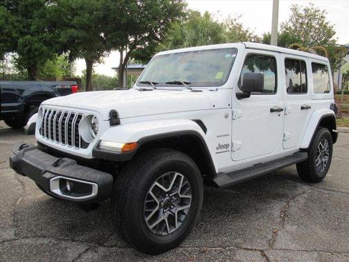 Bright White Clearcoat 2024 Jeep Wrangler 4-Door Sahara 4x4