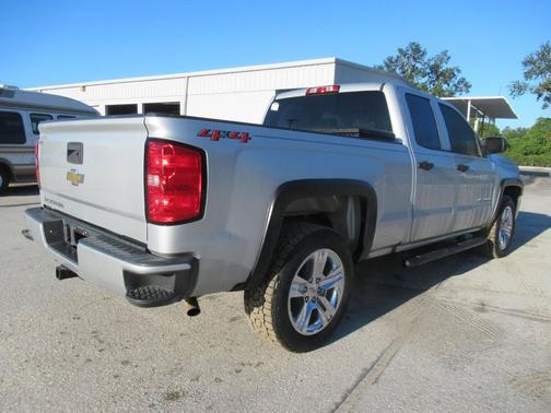 Silver Ice Metallic 2018 Chevrolet Silverado 1500 Custom