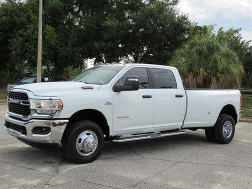 2024 RAM 3500 Big Horn Crew Cab 4x4 8' Box