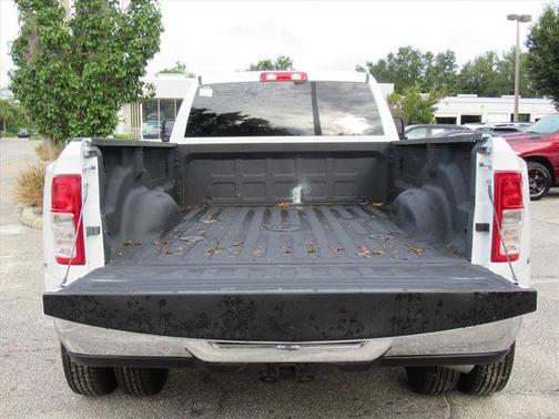 2024 RAM 3500 Big Horn Crew Cab 4x4 8' Box