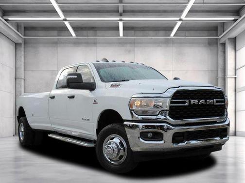 2024 RAM 3500 Big Horn Crew Cab 4x4 8' Box