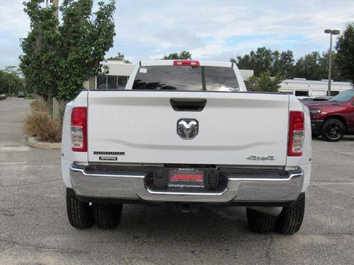 2024 RAM 3500 Big Horn Crew Cab 4x4 8' Box