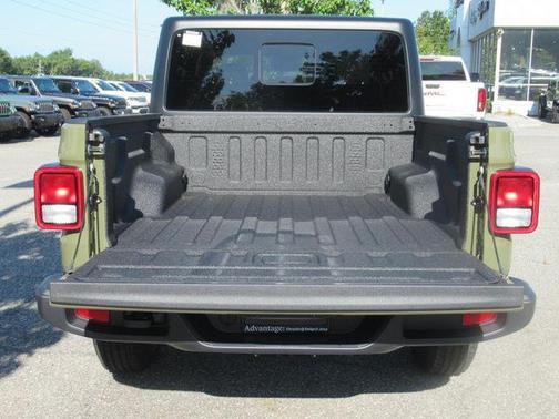 2025 Jeep Gladiator Sport S