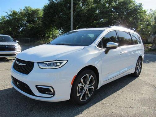 Bright White Clearcoat 2026 Chrysler Pacifica Select FWD
