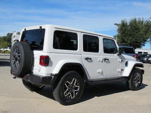 2026 Jeep Wrangler 4-Door Sahara 4x4