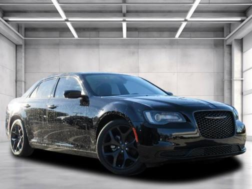 2022 Chrysler 300 Touring