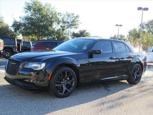 2022 Chrysler 300 Touring