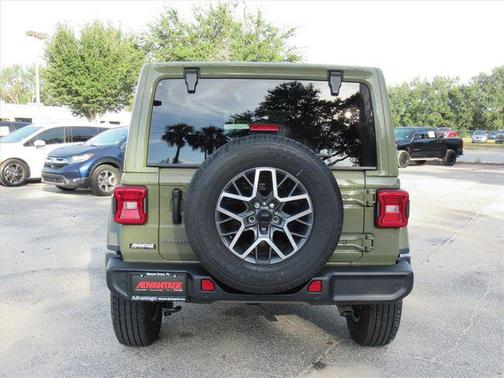 2026 Jeep Wrangler 4-Door Sahara 4x4