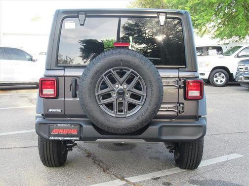 Granite Crystal Metallic Clearcoat 2026 Jeep Wrangler Sport S