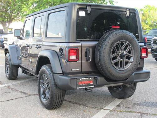 Granite Crystal Metallic Clearcoat 2026 Jeep Wrangler Sport S