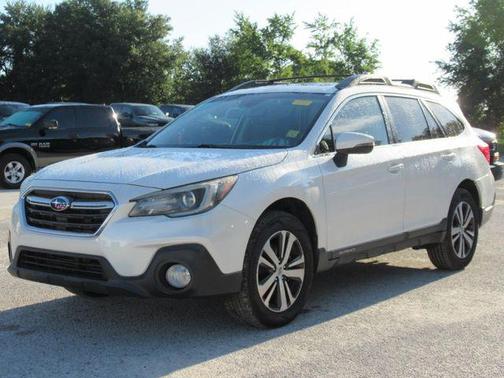 Crystal White Pearl 2019 Subaru Outback 2.5i Limited