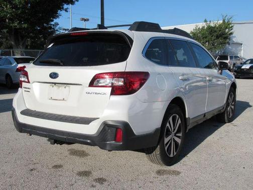Crystal White Pearl 2019 Subaru Outback 2.5i Limited