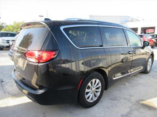 2018 Chrysler Pacifica Touring-L