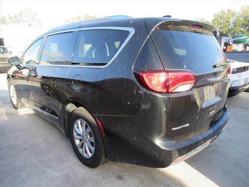 2018 Chrysler Pacifica Touring-L