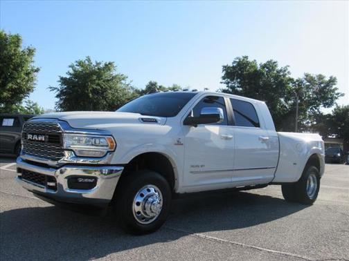 2022 RAM 3500 Limited Mega Cab 4x4 6'4' Box