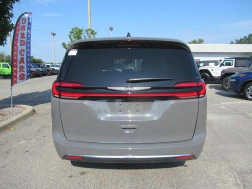 2025 Chrysler Pacifica L