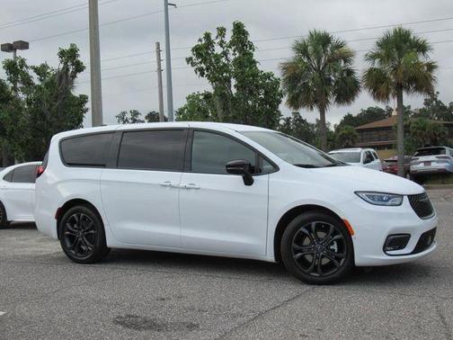 2026 Chrysler Pacifica L