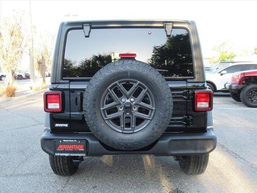 Black Clearcoat 2026 Jeep Wrangler Sport S