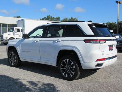 2025 Jeep Grand Cherokee Overland