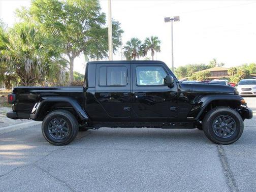 Black Clearcoat 2026 Jeep Gladiator Sport S