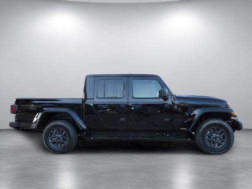 Black Clearcoat 2026 Jeep Gladiator Sport S