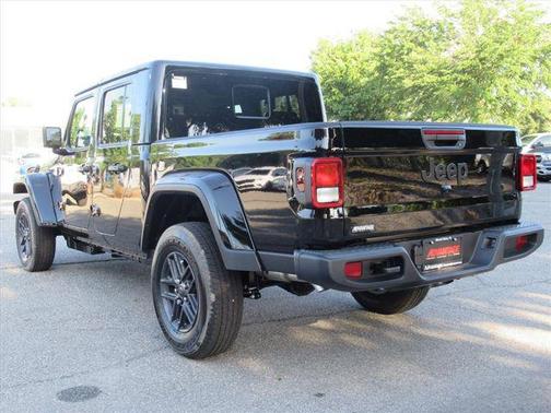 Black Clearcoat 2026 Jeep Gladiator Sport S