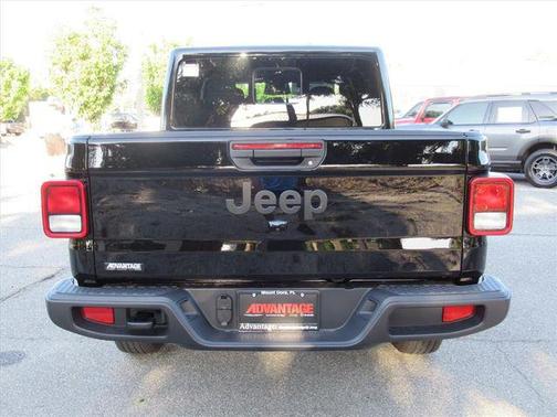 Black Clearcoat 2026 Jeep Gladiator Sport S