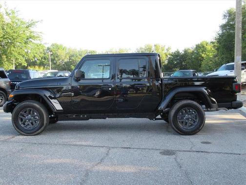 Black Clearcoat 2026 Jeep Gladiator Sport S
