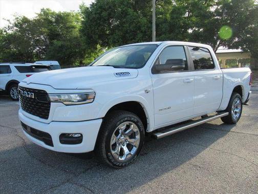 Bright White Clearcoat 2026 RAM 1500 Big Horn/Lone Star