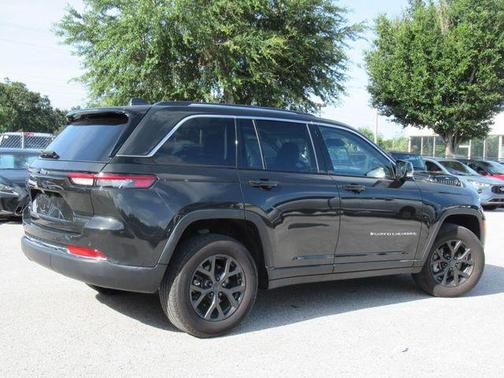2023 Jeep Grand Cherokee Limited X