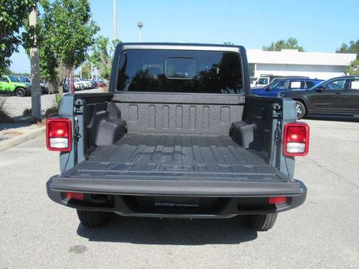 2025 Jeep Gladiator Sport S