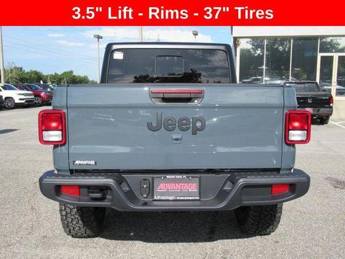 2025 Jeep Gladiator Sport S