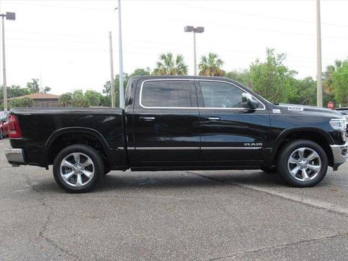Diamond Black Crystal Pearlcoat 2019 RAM 1500 Limited