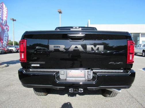 Diamond Black Crystal Pearlcoat 2026 RAM 2500 Big Horn Crew Cab 4x4 6'4' Box