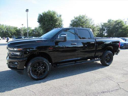 Diamond Black Crystal Pearlcoat 2026 RAM 2500 Big Horn Crew Cab 4x4 6'4' Box