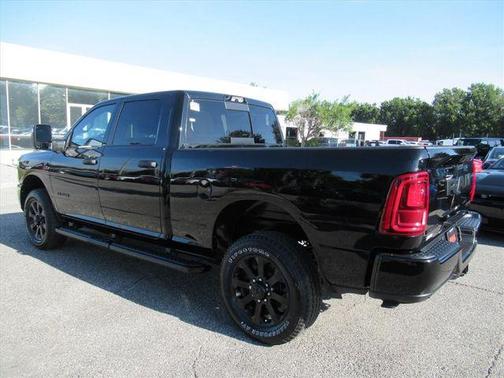 Diamond Black Crystal Pearlcoat 2026 RAM 2500 Big Horn Crew Cab 4x4 6'4' Box