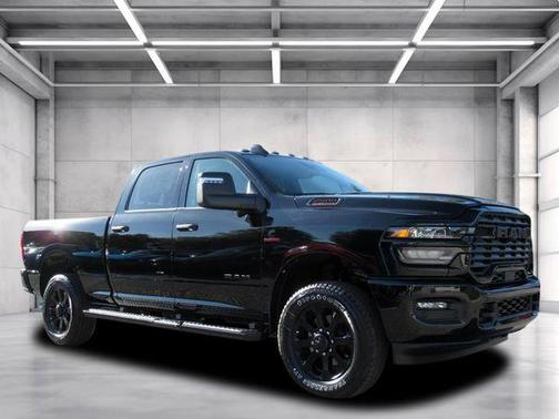 Diamond Black Crystal Pearlcoat 2026 RAM 2500 Big Horn Crew Cab 4x4 6'4' Box