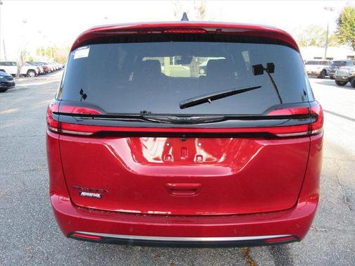 2026 Chrysler Pacifica Select FWD