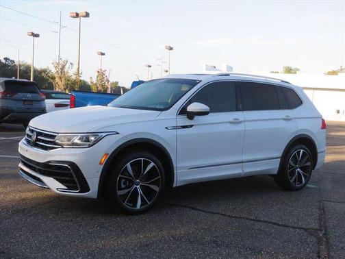 2024 Volkswagen Tiguan 2.0T SEL R-Line 4MOTION